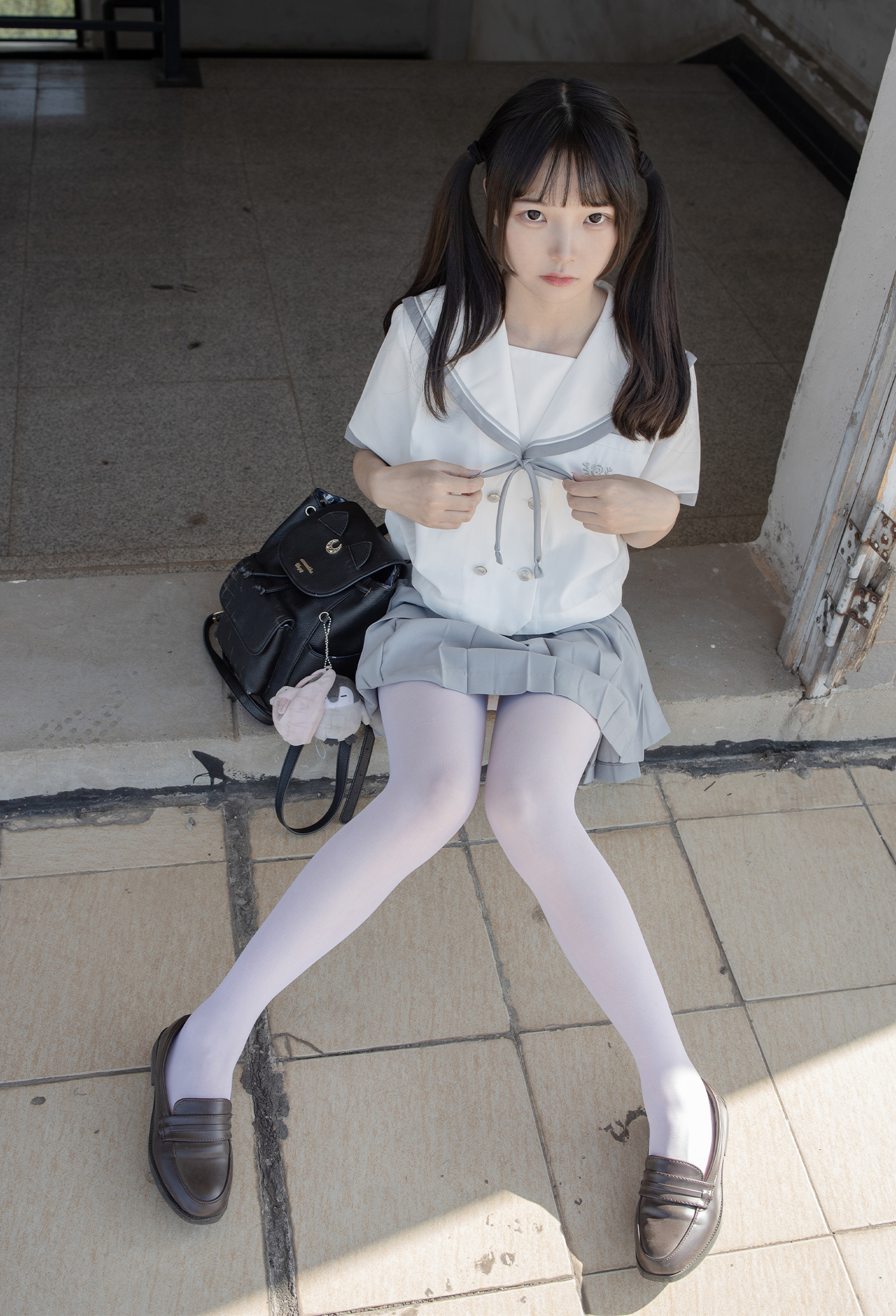 <font color=#ff69b4>89p高清套图首页开通会员即可打包下载</font>